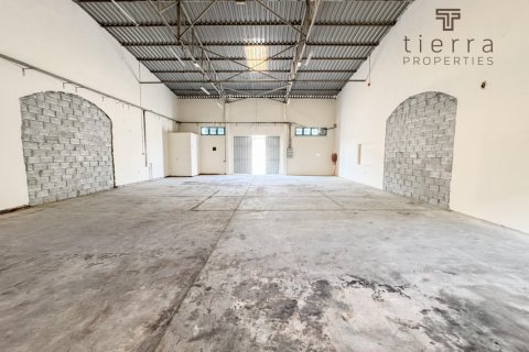1393.5m² Warehouse in Al Qusais Industrial Area, UAE No. 46610 3