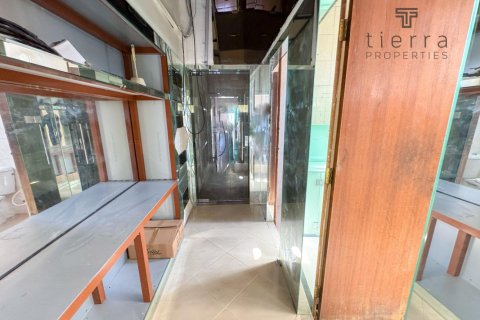1393.5m² Warehouse in Al Qusais Industrial Area, UAE No. 46610 8