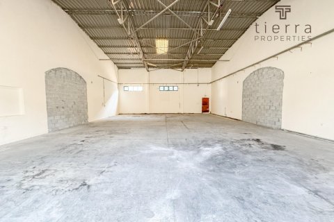 1393.5m² Warehouse in Al Qusais Industrial Area, UAE No. 46610 4