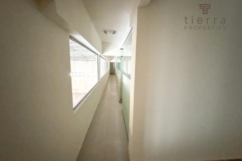 1393.5m² Warehouse in Al Qusais Industrial Area, UAE No. 46610 10
