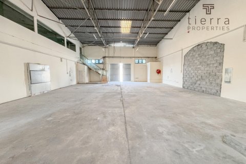 1393.5m² Warehouse in Al Qusais Industrial Area, UAE No. 46610 6