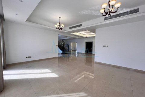 Villa de 5 dormitorios en Umm Suqeim, UAE No. 55257 8