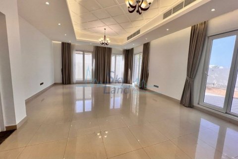 Villa de 5 dormitorios en Umm Suqeim, UAE No. 55257 18