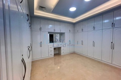 Villa de 5 dormitorios en Umm Suqeim, UAE No. 55257 24