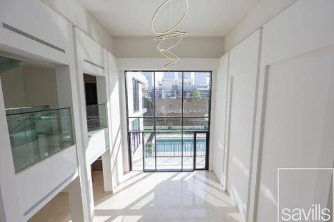 5 bedrooms Villa in Dubai, UAE No. 211027 16