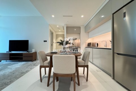 Appartement de 2 chambres à EMAAR Beachfront, UAE No. 130084 3