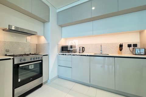 Appartement de 2 chambres à EMAAR Beachfront, UAE No. 130084 6