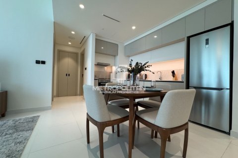 Appartement de 2 chambres à EMAAR Beachfront, UAE No. 130084 4