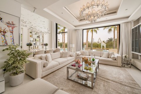 Villa de 4 dormitorios en Jumeirah Islands, UAE No. 202313 10