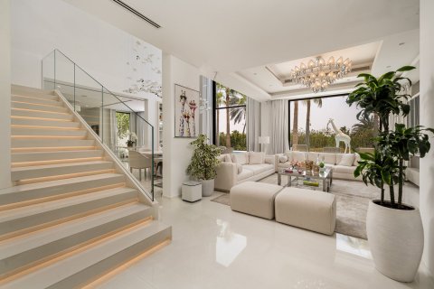 Villa de 4 dormitorios en Jumeirah Islands, UAE No. 202313 3