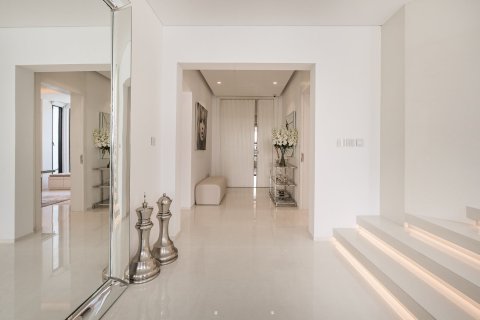 Villa de 4 dormitorios en Jumeirah Islands, UAE No. 202313 4