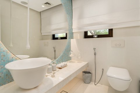 Villa de 4 dormitorios en Jumeirah Islands, UAE No. 202313 6
