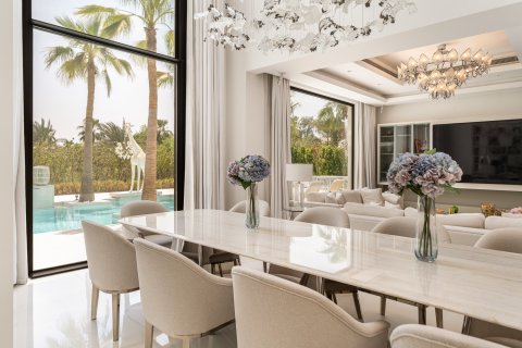 Villa de 4 dormitorios en Jumeirah Islands, UAE No. 202313 12