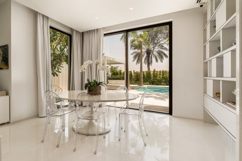 Villa de 4 dormitorios en Jumeirah Islands, UAE No. 202313 14
