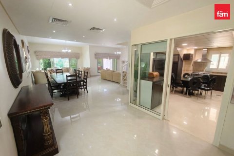 Вилла с 4 спальнями в Дубай, ОАЭ №198724 12