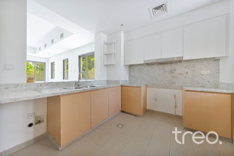 4 bedrooms Villa in Azalea, UAE No. 220798 7