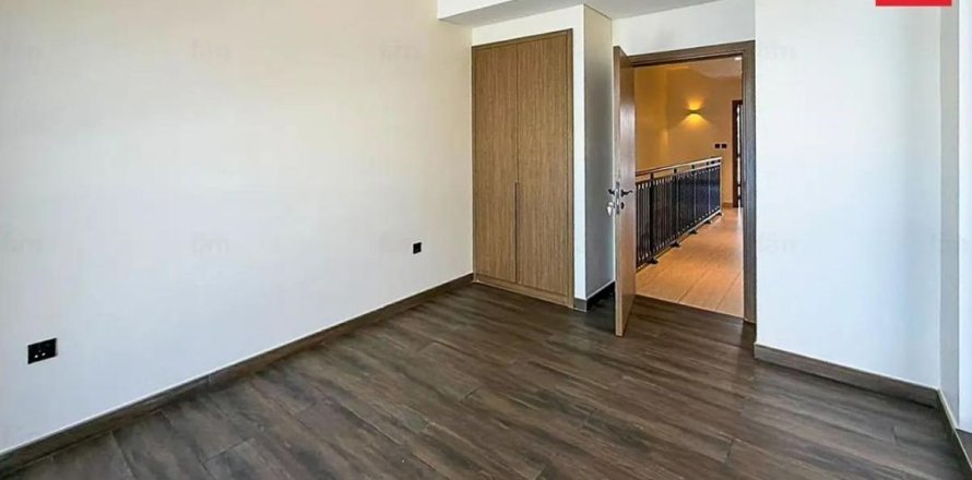 4 bedrooms Villa in Dubai, UAE No. 216259