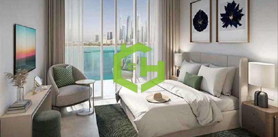 Appartement de 3 chambres à EMAAR Beachfront, UAE No. 91972
