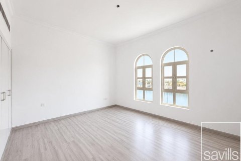 Villa de 4 dormitorios en Jumeirah Islands, UAE No. 205981 14