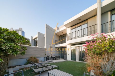 3 bedrooms Villa in Motor City, UAE No. 220206 3