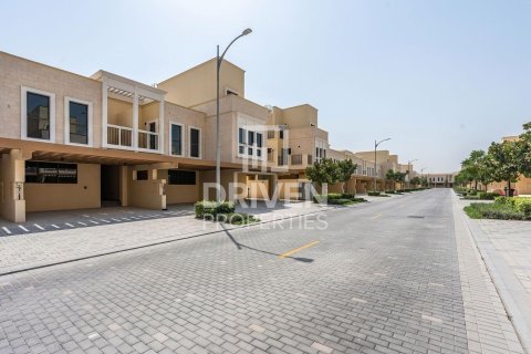 Townhouse de 4 dormitorios en Damac Lagoons, UAE No. 221383 27