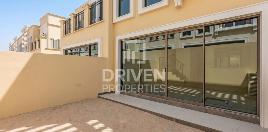 Townhouse de 4 dormitorios en Damac Lagoons, UAE No. 221383