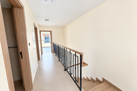Townhouse de 4 chambres à Golf City, UAE No. 224624 10