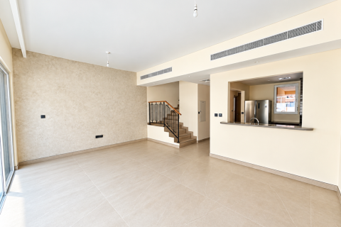 Townhouse de 4 chambres à Golf City, UAE No. 224624 3