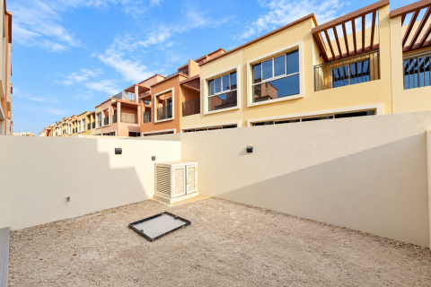 Townhouse de 4 chambres à Golf City, UAE No. 224624 18