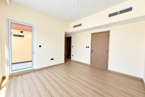 Townhouse de 4 chambres à Golf City, UAE No. 224624 11