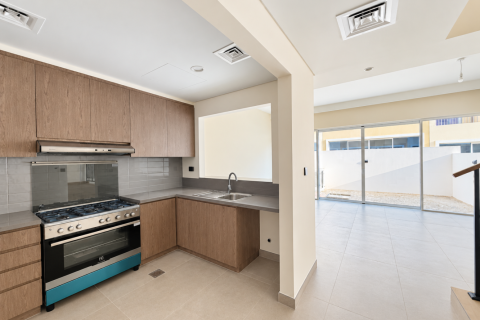 Townhouse de 4 chambres à Golf City, UAE No. 224624 9