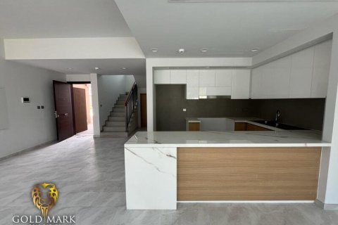 3 bedrooms Townhouse in Dubai Land, UAE No. 26273 4