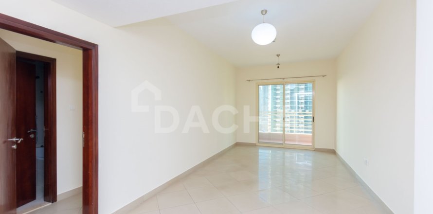 Apartment de 3 dormitorios en Icon Tower 2, UAE No. 162115