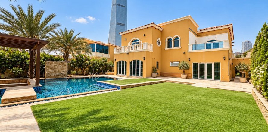 Villa de 5 chambres à Dubai, UAE No. 220172