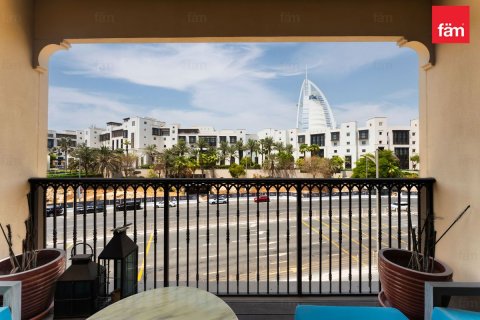 Apartment de 3 dormitorios en Umm Suqeim, UAE No. 208002