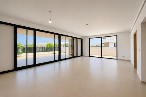 Villa de 4 dormitorios en Jebel Ali, UAE No. 208879 3