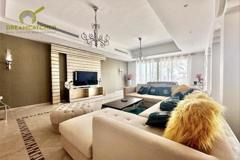 Вилла с 5 спальнями в Al Hamra Village, ОАЭ №75284 7