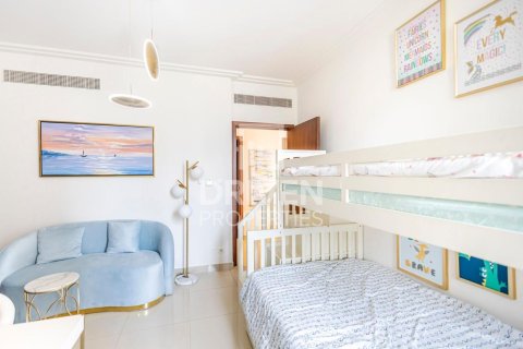 Квартира с 2 спальнями в Boulevard Point, ОАЭ №218635 11