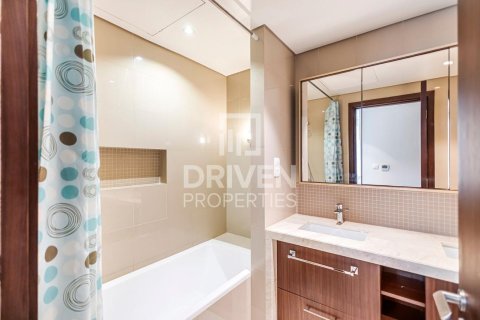 Квартира с 2 спальнями в Boulevard Point, ОАЭ №218635 12