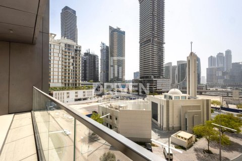 Квартира с 2 спальнями в Boulevard Point, ОАЭ №218635 16
