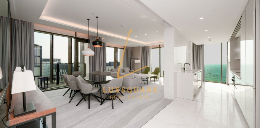 4 bedrooms Apartment in Dubai, UAE No. 222040