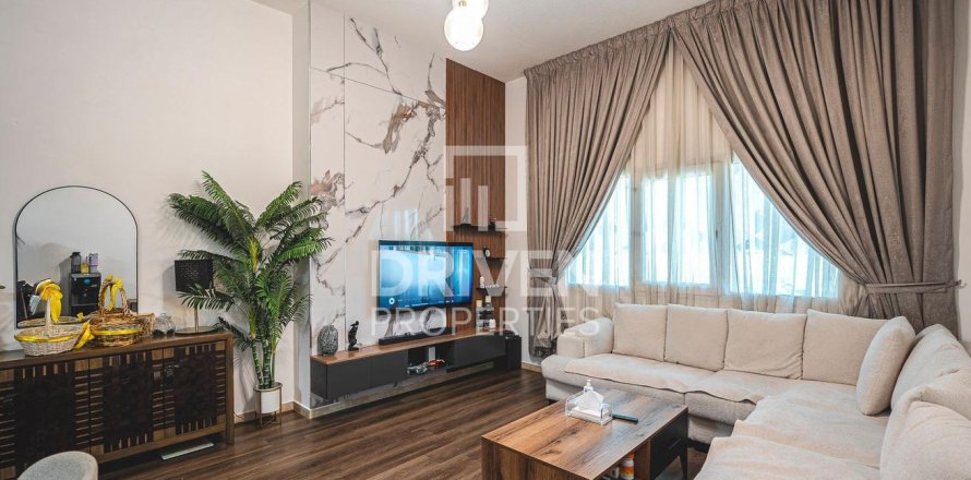2 bedrooms Apartment in Jumeirah Village Triangle, UAE No. 211228