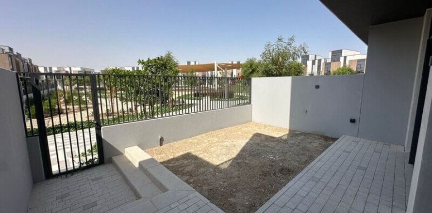 3 bedrooms Townhouse in Mudon, UAE No. 154477