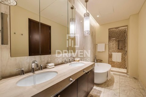 Квартира с 3 спальнями в The Address Residence Fountain Views, ОАЭ №202664 17