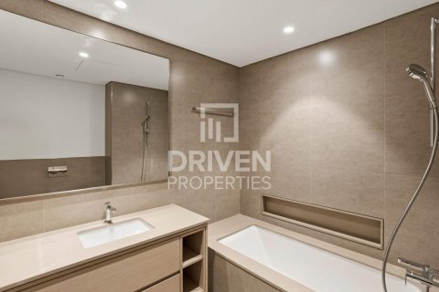 Квартира с 2 спальнями в Opera District, ОАЭ №202858 15