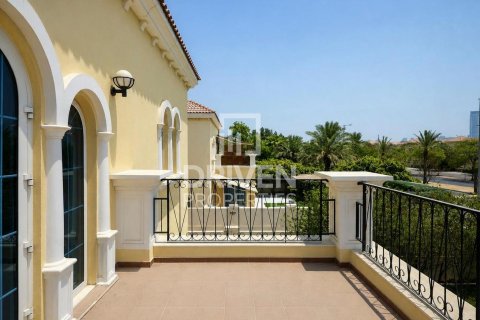 Вилла с 3 спальнями в Jumeirah Park, ОАЭ №218585 27