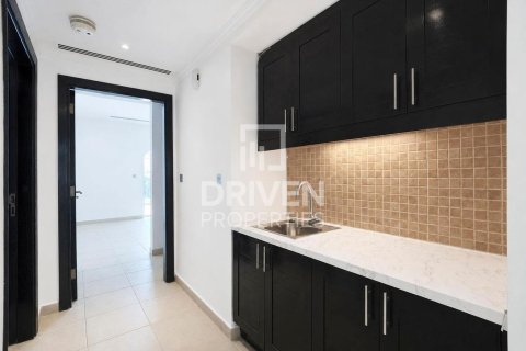 Вилла с 3 спальнями в Jumeirah Park, ОАЭ №218585 15