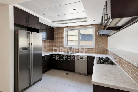Вилла с 3 спальнями в Jumeirah Park, ОАЭ №218585 17