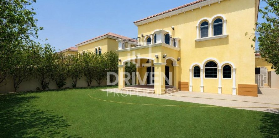 Вилла с 3 спальнями в Jumeirah Park, ОАЭ №218585
