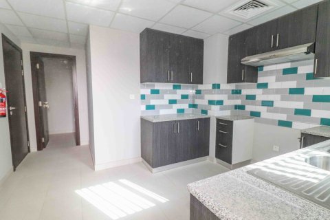 Apartment de 2 dormitorios en Muwaileh Commercial, UAE No. 215271 4